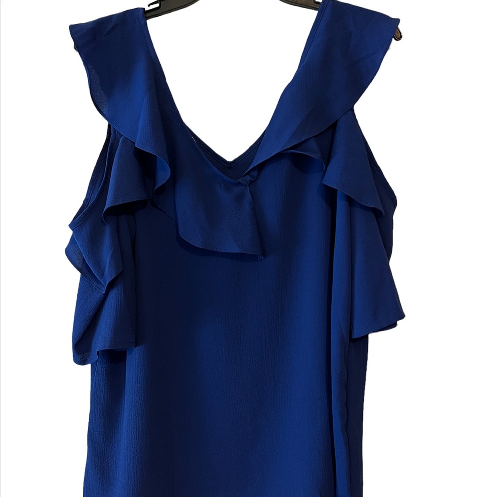 Umgee cold shoulder top,